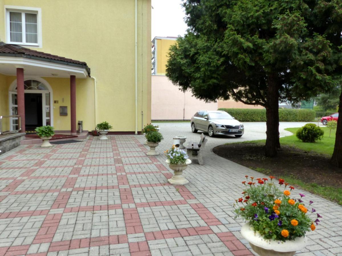 Penzion Harmonie Chodov (Karlovy Vary) Exterior foto