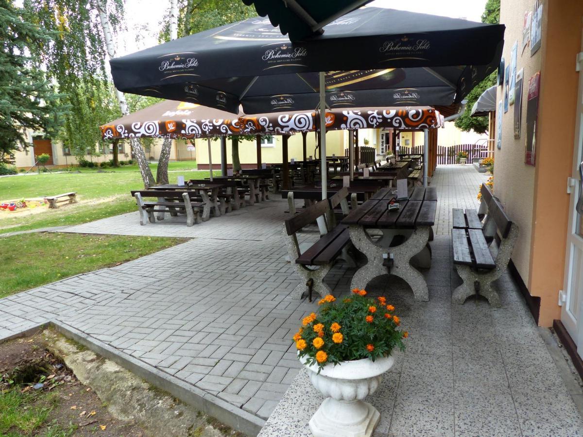 Penzion Harmonie Chodov (Karlovy Vary) Exterior foto