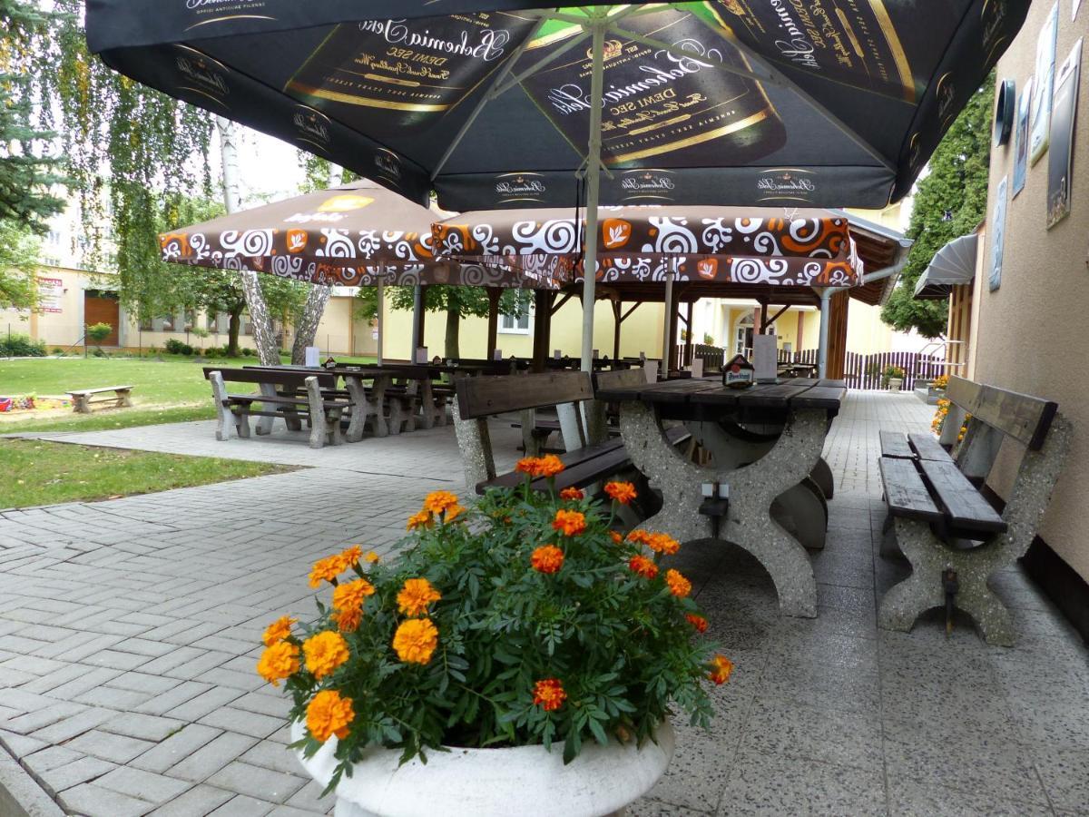 Penzion Harmonie Chodov (Karlovy Vary) Exterior foto