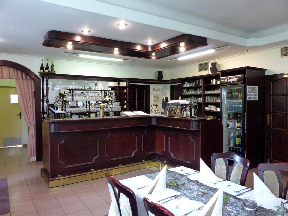 Penzion Harmonie Chodov (Karlovy Vary) Exterior foto